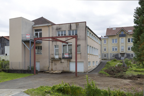 Usine : façade postérieure, de trois quarts droite. © Région Bourgogne-Franche-Comté, Inventaire du patrimoine Usine : façade postérieure, de trois quarts droite. © Région Bourgogne-Franche-Comté, Inventaire du patrimoine