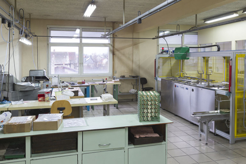 Atelier de dégraissage et polissage mécanique. © Région Bourgogne-Franche-Comté, Inventaire du patrimoine