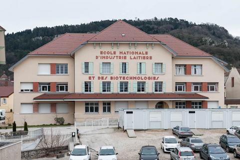 Façade antérieure ouest de l'école. © Région Bourgogne-Franche-Comté, Inventaire du patrimoine