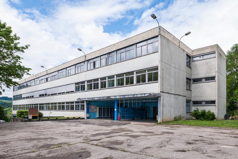 Cour, angle nord-est et façade antérieure de l'externat. © Région Bourgogne-Franche-Comté, Inventaire du patrimoine