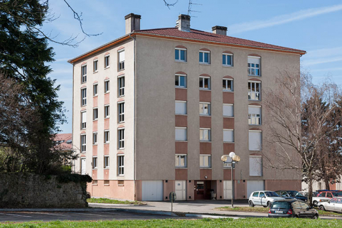 Angle nord-est, entrée du bâtiment des pinsons. © Région Bourgogne-Franche-Comté, Inventaire du patrimoine
