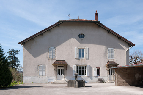 Façade est sur cour de la maison de fonction, 9 place Notre Dame. © Région Bourgogne-Franche-Comté, Inventaire du patrimoine