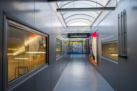 Galerie de circulation supérieure de la halle. © Région Bourgogne-Franche-Comté, Inventaire du patrimoine