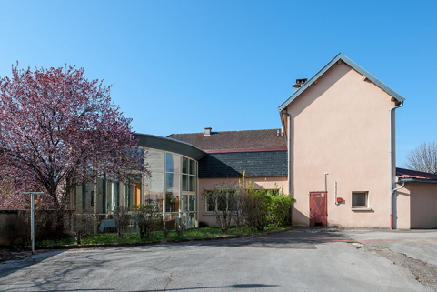 Restaurant d'application : façade postérieure avec extension en rotonde. © Région Bourgogne-Franche-Comté, Inventaire du patrimoine