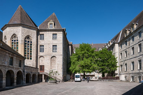 Site de l'ancien couvent des Dames d'Ounans : bâtiments d'externat et logements. © Région Bourgogne-Franche-Comté, Inventaire du patrimoine Site de l'ancien couvent des Dames d'Ounans : bâtiments d'externat et logements. © Région Bourgogne-Franche-Comté, Inventaire du patrimoine