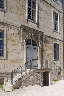 Portail de l'internat, pignon Est. © Région Bourgogne-Franche-Comté, Inventaire du patrimoine Portail de l'internat, pignon Est. © Région Bourgogne-Franche-Comté, Inventaire du patrimoine