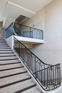 Internat, escalier intérieur. © Région Bourgogne-Franche-Comté, Inventaire du patrimoine Internat, escalier intérieur. © Région Bourgogne-Franche-Comté, Inventaire du patrimoine