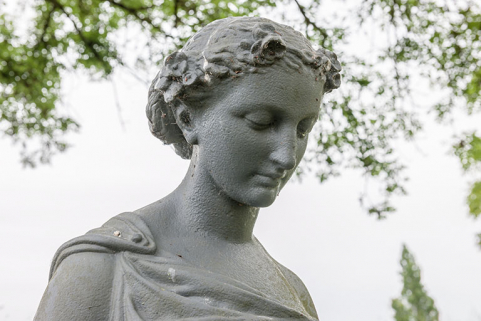 Le Printemps, détail de la tête. © Région Bourgogne-Franche-Comté, Inventaire du patrimoine Le Printemps, détail de la tête. © Région Bourgogne-Franche-Comté, Inventaire du patrimoine