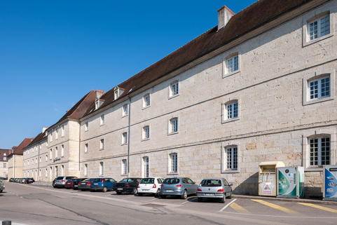  Externat : façade postérieure, place Barberousse. © Région Bourgogne-Franche-Comté, Inventaire du patrimoine
