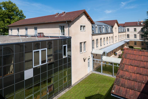 Façades Ouest sur cours : cafétéria, externat et administration © Région Bourgogne-Franche-Comté, Inventaire du patrimoine