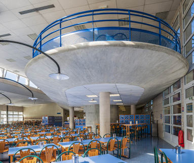 Restauration : salle rez-de-chaussée et mezzanine. © Région Bourgogne-Franche-Comté, Inventaire du patrimoine