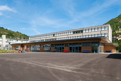 Cour et bâtiments des formations tertiaire. © Région Bourgogne-Franche-Comté, Inventaire du patrimoine