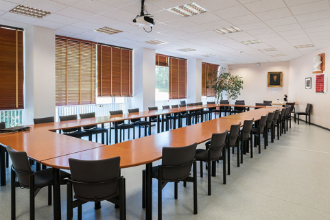Internat : salle de réunion du 1er étage. © Région Bourgogne-Franche-Comté, Inventaire du patrimoine