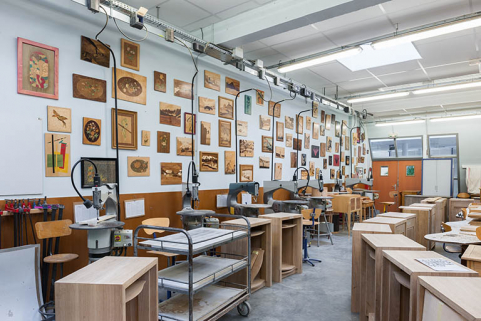 Moirans-en-Montagne, cité scolaire Pierre Vernotte : atelier de marqueterie. © Région Bourgogne-Franche-Comté, Inventaire du patrimoine Moirans-en-Montagne, cité scolaire Pierre Vernotte : atelier de marqueterie. © Région Bourgogne-Franche-Comté, Inventaire du patrimoine