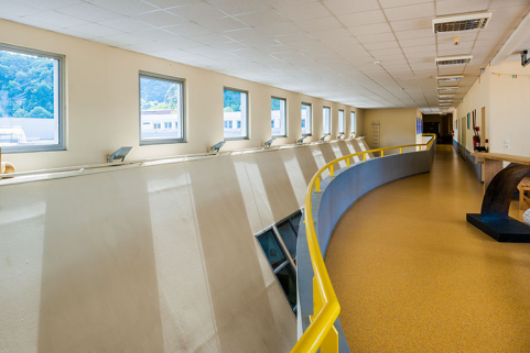 Ateliers : coursive et mezzanine. © Région Bourgogne-Franche-Comté, Inventaire du patrimoine