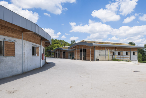  Centre équestre : ensemble des boxes. © Région Bourgogne-Franche-Comté, Inventaire du patrimoine