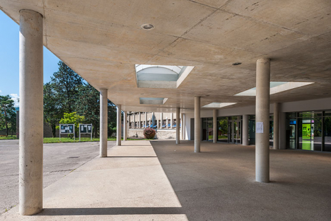 Liaison couverte entre bâtiments et préau. © Région Bourgogne-Franche-Comté, Inventaire du patrimoine