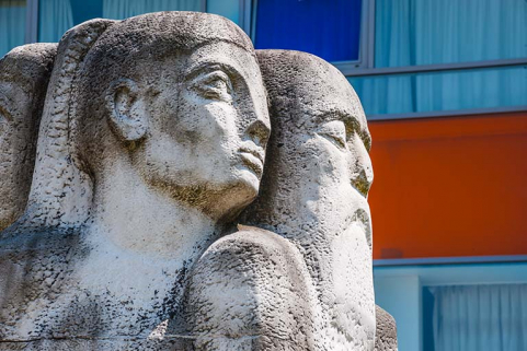 Détail des têtes  : profils femme et homme. © Région Bourgogne-Franche-Comté, Inventaire du patrimoine