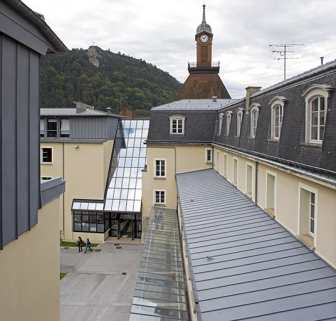 Aile Ouest : toitures at auvents. © Région Bourgogne-Franche-Comté, Inventaire du patrimoine