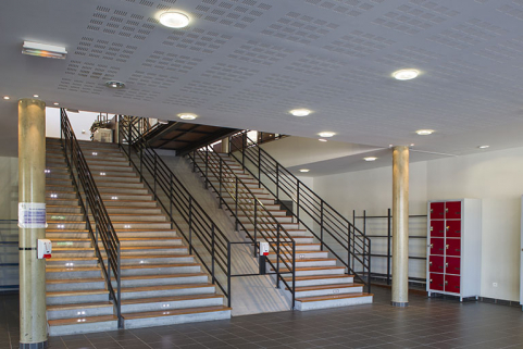 Restauration : escalier menant au réfectoire. © Région Bourgogne-Franche-Comté, Inventaire du patrimoine