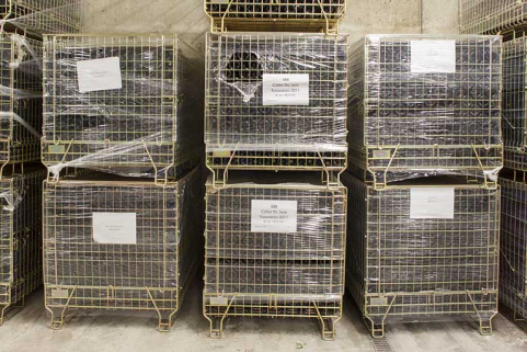 Bouteilles dans le cuvage. © Région Bourgogne-Franche-Comté, Inventaire du patrimoine