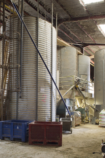 Silos dans le fenil. © Région Bourgogne-Franche-Comté, Inventaire du patrimoine