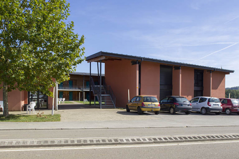 Pignon et escalier de l'aile nord-ouest du bâtiment d'hébergement adultes. © Région Bourgogne-Franche-Comté, Inventaire du patrimoine