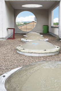 Sur la terrasse de l'externat semi-circulaire. © Région Bourgogne-Franche-Comté, Inventaire du patrimoine