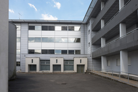 Façade postérieure ouest des logements et façade postérieure sud de l'internat-externat. © Région Bourgogne-Franche-Comté, Inventaire du patrimoine