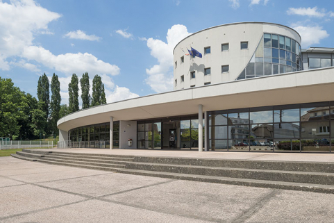 Place-parvis et entrée. © Région Bourgogne-Franche-Comté, Inventaire du patrimoine