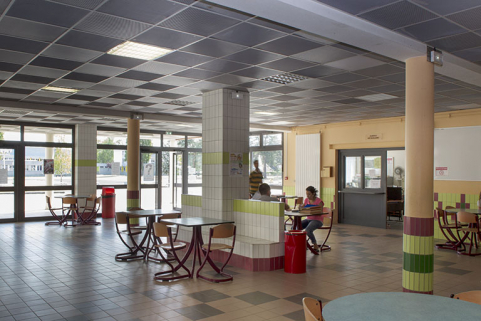 Dans le forum. © Région Bourgogne-Franche-Comté, Inventaire du patrimoine