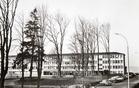 Vue du lycée durant les années 1960. © Région Bourgogne-Franche-Comté, Inventaire du patrimoine