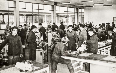 Lycée Raoul Follereau : dans les ateliers durant les années 1960. © Région Bourgogne-Franche-Comté, Inventaire du patrimoine