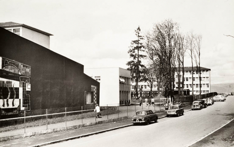 Vue du lycée durant les années 1960. © Région Bourgogne-Franche-Comté, Inventaire du patrimoine