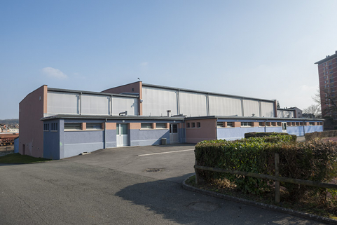 Angle nord-ouest du gymnase, façade antérieure. © Région Bourgogne-Franche-Comté, Inventaire du patrimoine