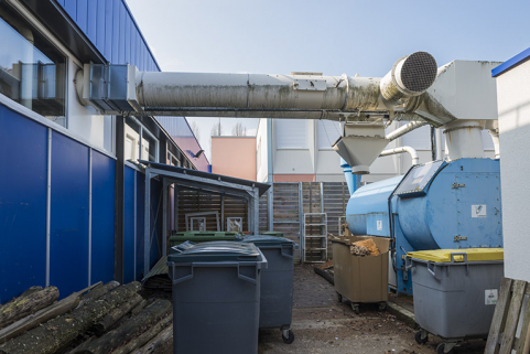 Traitement des déchets bois au nord de l'atelier bois. © Région Bourgogne-Franche-Comté, Inventaire du patrimoine