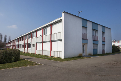 Pignon est de l'externat sud et sa façade sud. © Région Bourgogne-Franche-Comté, Inventaire du patrimoine