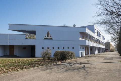 Pignon nord-ouest et façade ouest sur rue des logements sud-ouest. © Région Bourgogne-Franche-Comté, Inventaire du patrimoine