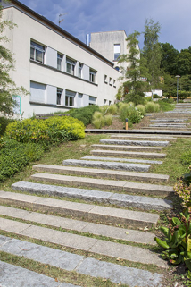 Escalier le long de la façade sud de l'administration. © Région Bourgogne-Franche-Comté, Inventaire du patrimoine
