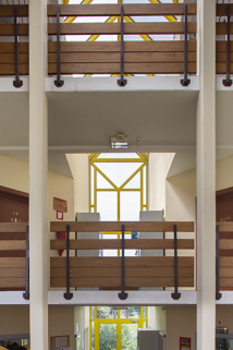 Détail haut intérieur de l'entrée de l'externat sud-ouest. © Région Bourgogne-Franche-Comté, Inventaire du patrimoine