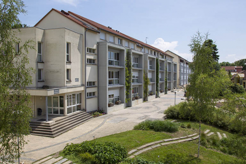 Façade antérieure ouest sur cour de l'externat nord-est et de l'internat, depuis le nord-ouest. © Région Bourgogne-Franche-Comté, Inventaire du patrimoine