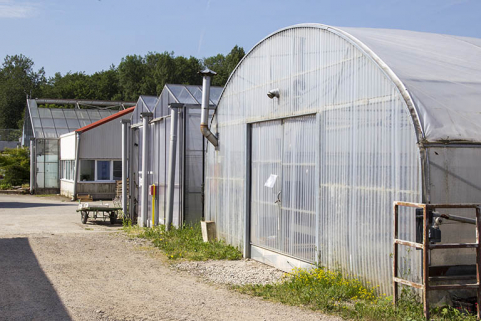 Serres au nord-ouest vues du nord-est. © Région Bourgogne-Franche-Comté, Inventaire du patrimoine
