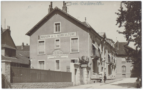 [La Maison de l'Agriculture, rue Delavelle à Besançon], 2e quart 20e siècle. © Bibliothèque municipale, Besançon