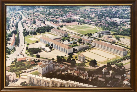 Vue aérienne du lycée (sans date). © Région Bourgogne-Franche-Comté, Inventaire du patrimoine