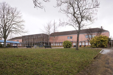 Vue de trois-quart de la façade antérieure sud-est des services communs. © Région Bourgogne-Franche-Comté, Inventaire du patrimoine