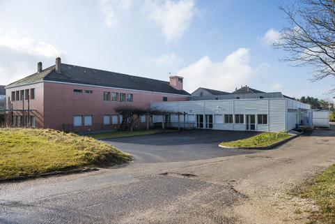 Vue de trois-quart des services communs. © Région Bourgogne-Franche-Comté, Inventaire du patrimoine