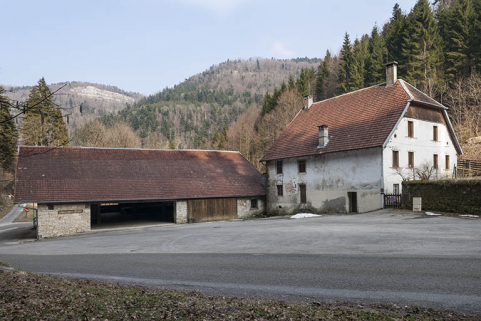 Vue d'ensemble depuis l'ouest. © Région Bourgogne-Franche-Comté, Inventaire du patrimoine Vue d'ensemble depuis l'ouest. © Région Bourgogne-Franche-Comté, Inventaire du patrimoine