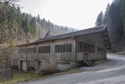 Atelier de scierie depuis le nord-ouest. © Région Bourgogne-Franche-Comté, Inventaire du patrimoine Atelier de scierie depuis le nord-ouest. © Région Bourgogne-Franche-Comté, Inventaire du patrimoine