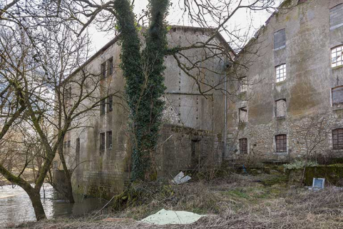 Façade sur l'Ognon du magasin et pignon de l'atelier de minoterie. © Région Bourgogne-Franche-Comté, Inventaire du patrimoine
