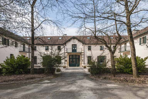 Bâtiment des communs. Vue axiale. © Région Bourgogne-Franche-Comté, Inventaire du patrimoine